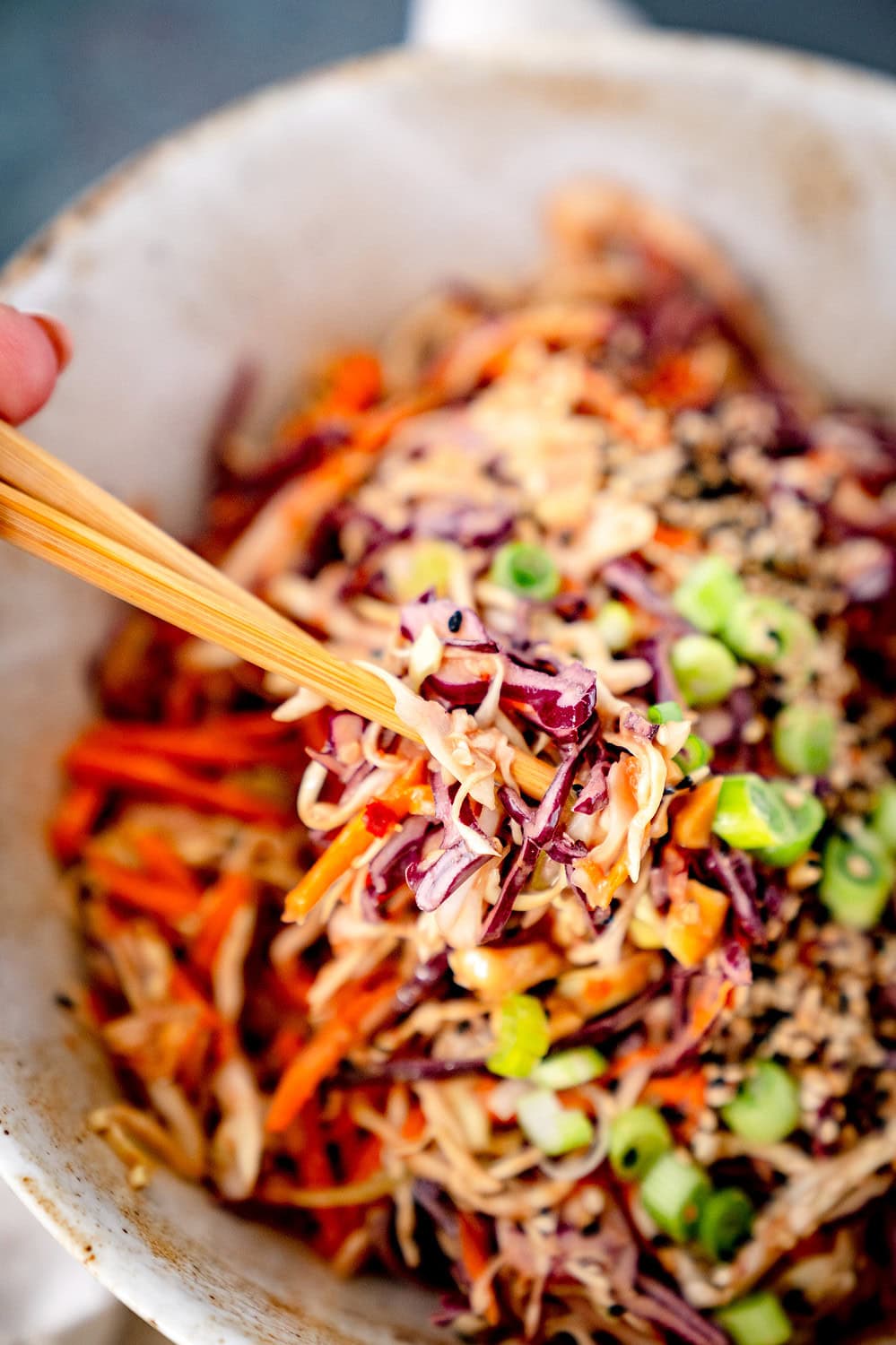 Dieser asiatische Krautsalat ist auf jeder Party der Hit.