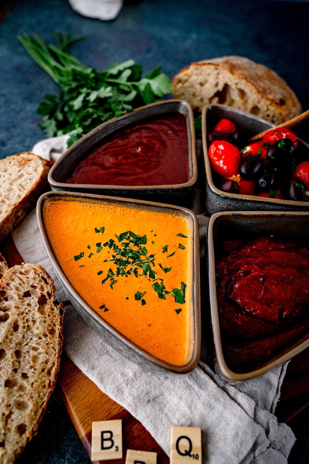Dazu gibt es die geliebte Grilled Paprika Sauce.