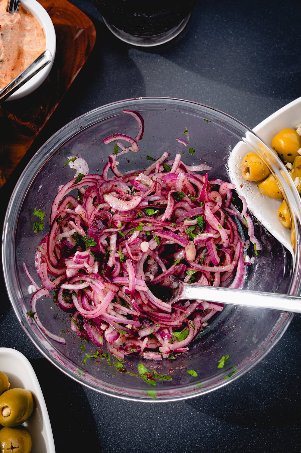 türkischer Zwiebelsalat