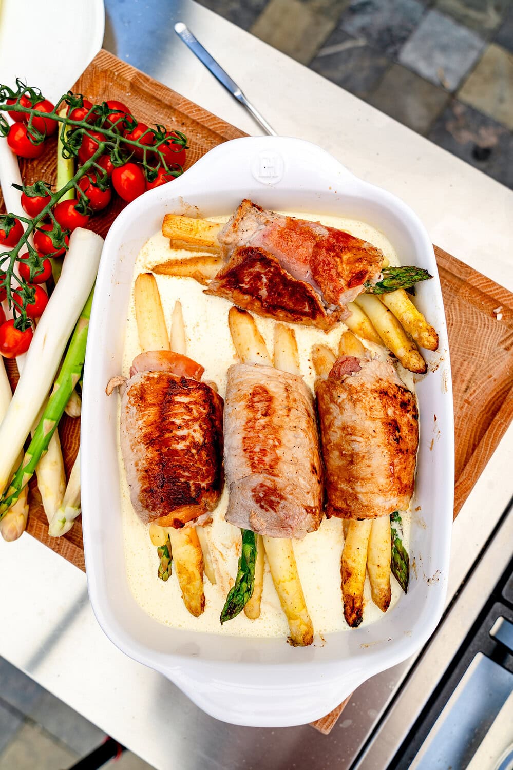 Überbackene Spargel-Schnitzelröllchen