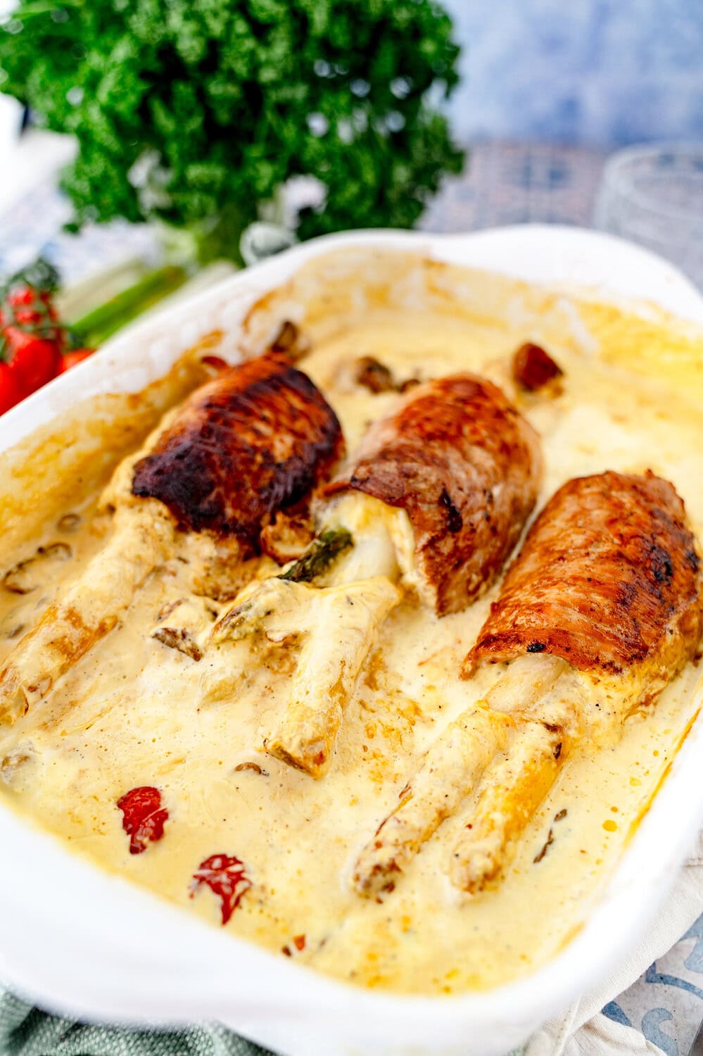 Überbackene Spargel-Schnitzelröllchen