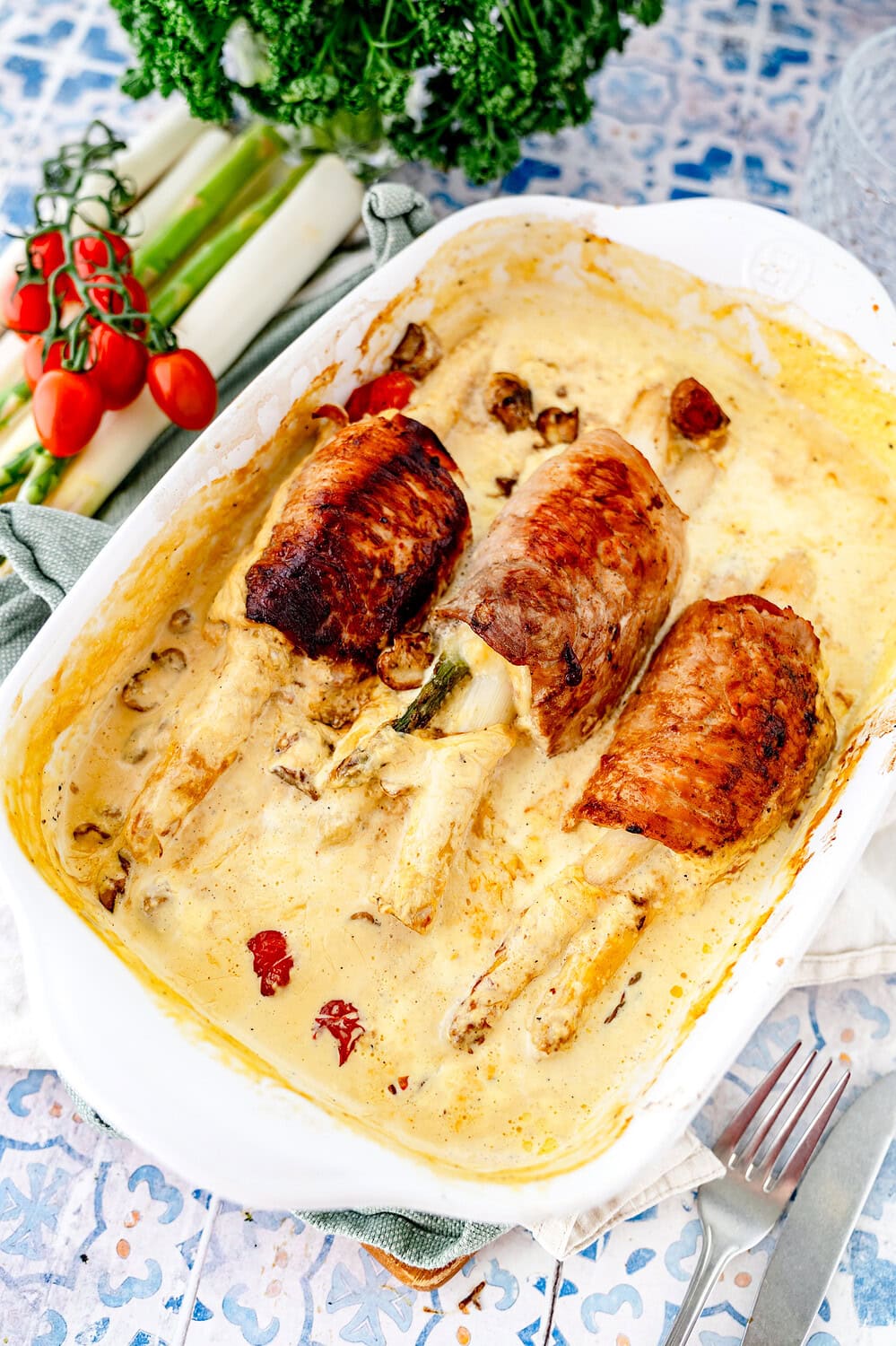 Überbackene Spargel-Schnitzelröllchen
