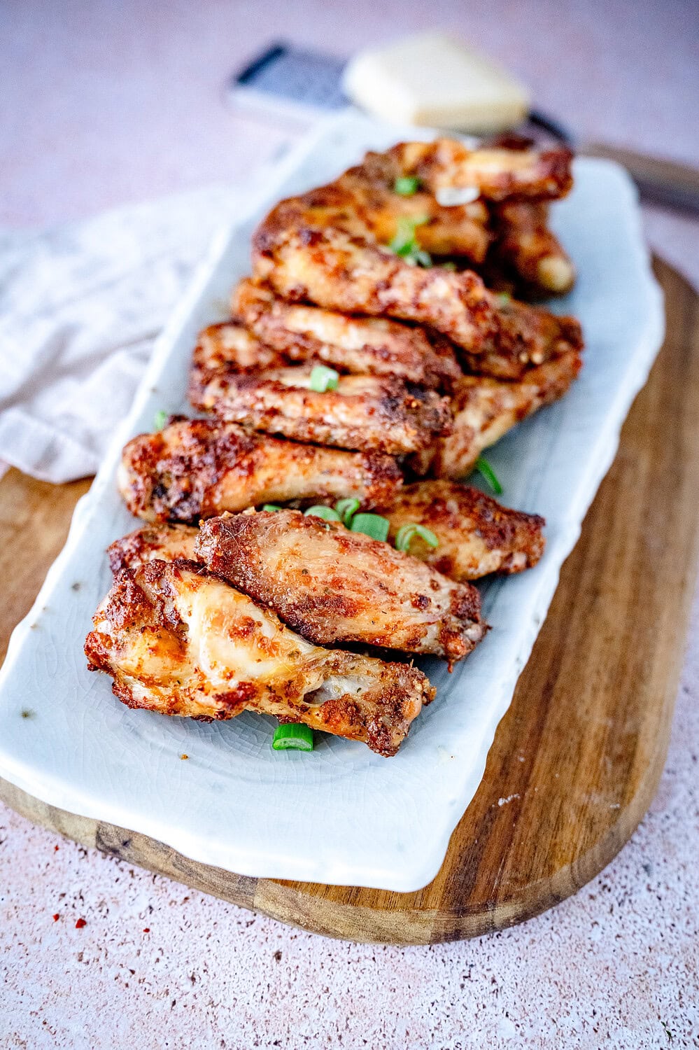 Krosse Chicken Wings mit Parmesan, Knoblauch und Butter aus dem Airfryer